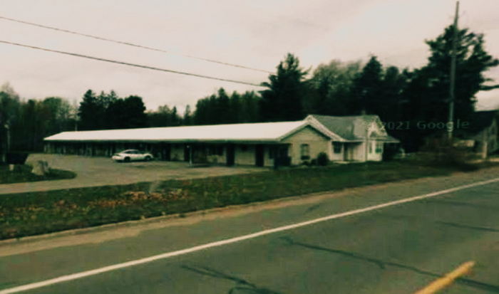 Green Mill Motel - 2009 Street View (newer photo)